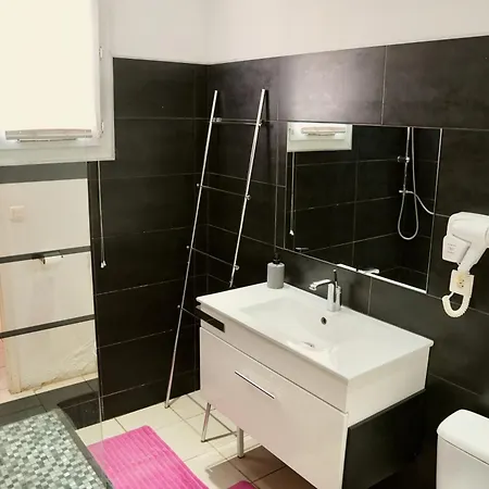 Casa de Férias Mas La Farelle Gite, Fitness & Salle De Jeux Gratuite & En Supplement Nîmes