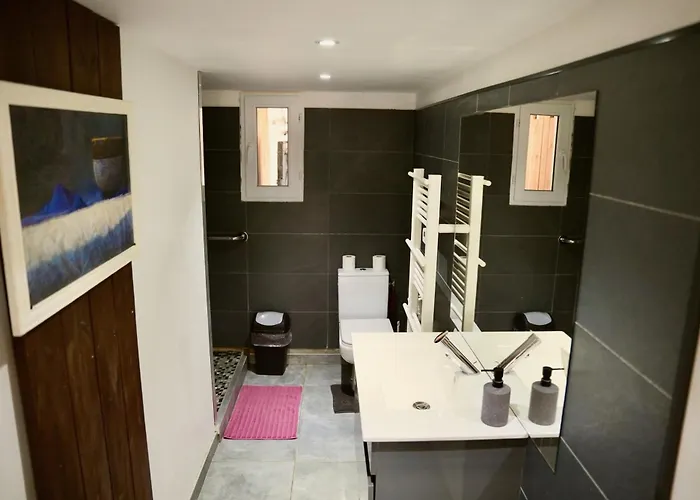 別荘 Mas La Farelle Gite, Fitness & Salle De Jeux Gratuite & En Supplement ニーム