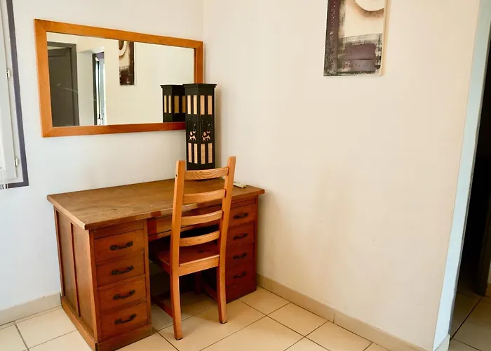 別荘 Mas La Farelle Gite, Fitness & Salle De Jeux Gratuite & En Supplement ニーム